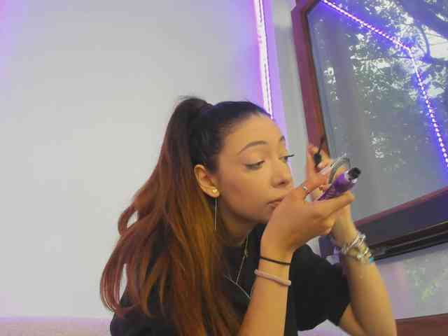 Layla-Noor webcam