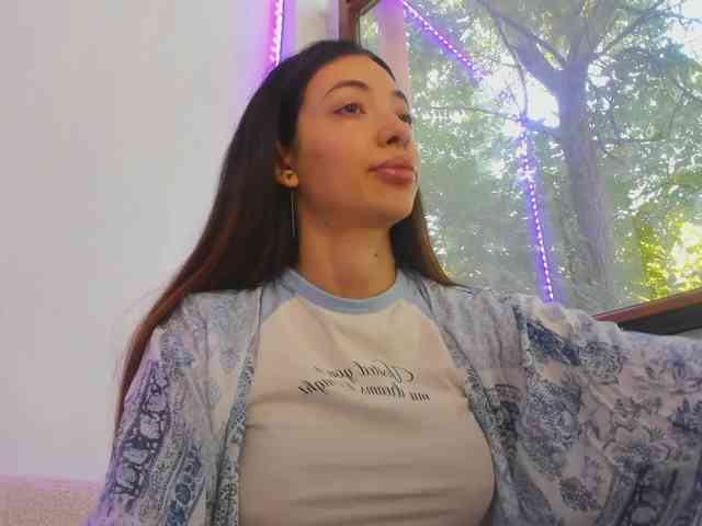 Layla-Noor webcam
