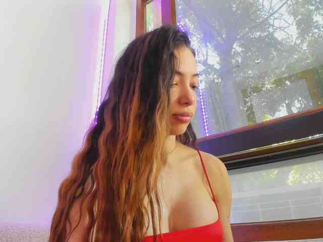 Layla-Noor webcam