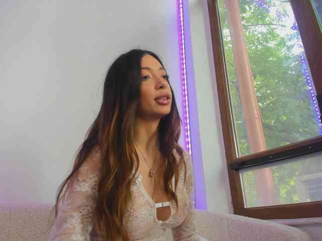 Layla-Noor webcam