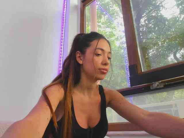 Layla-Noor webcam