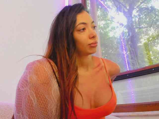 Layla-Noor webcam