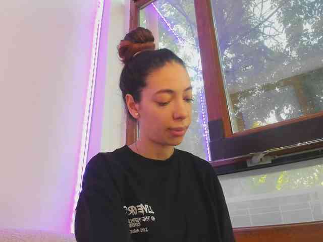 Layla-Noor webcam