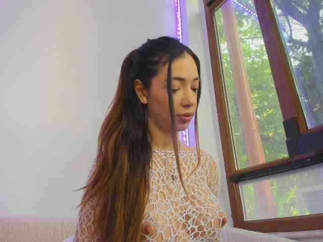 Layla-Noor webcam