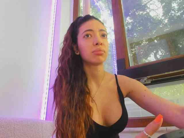Layla-Noor webcam