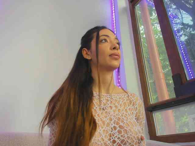 Layla-Noor webcam