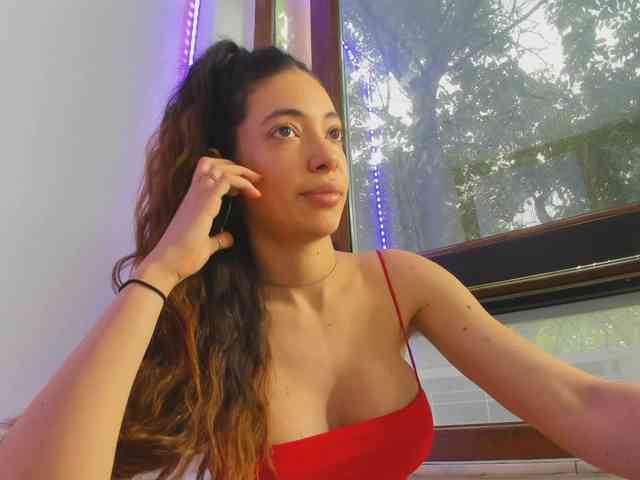 Layla-Noor webcam