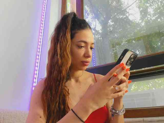 Layla-Noor webcam