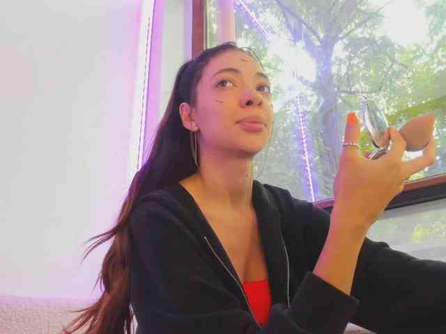 Layla-Noor webcam