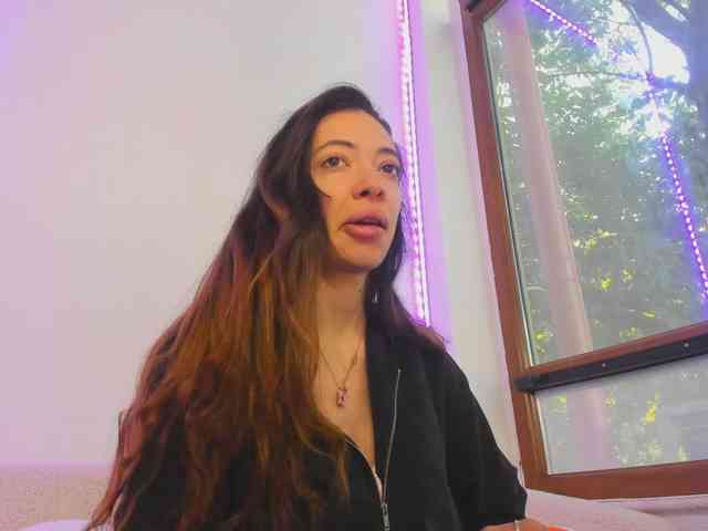 Layla-Noor webcam