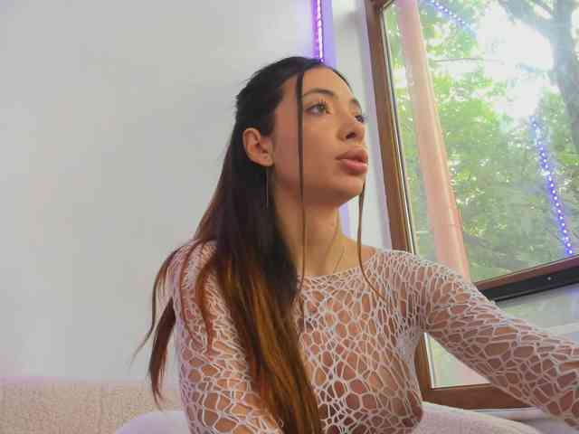 Layla-Noor webcam
