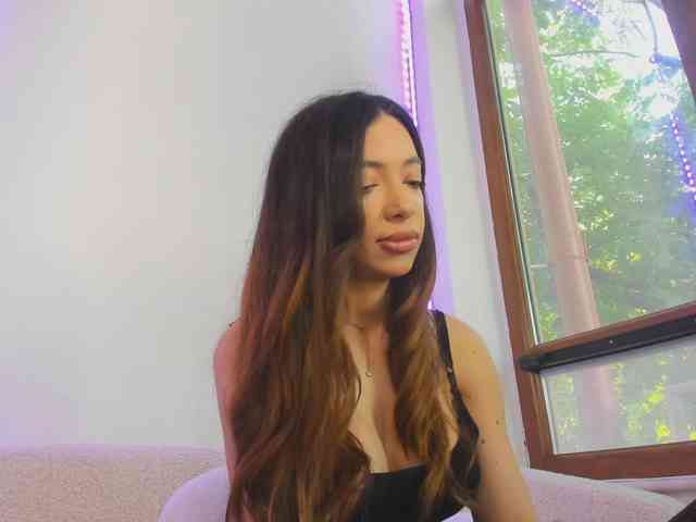 Layla-Noor webcam