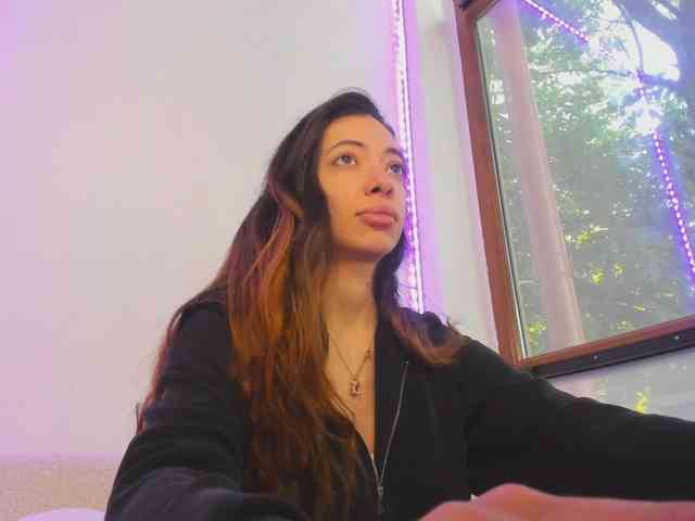 Layla-Noor webcam