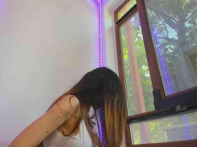 Layla-Noor webcam