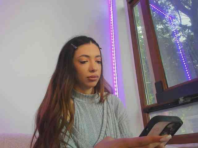 Layla-Noor webcam