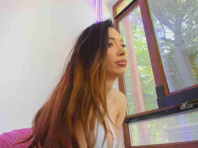 Layla-Noor webcam