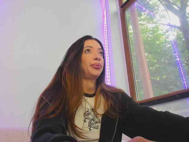 Layla-Noor webcam