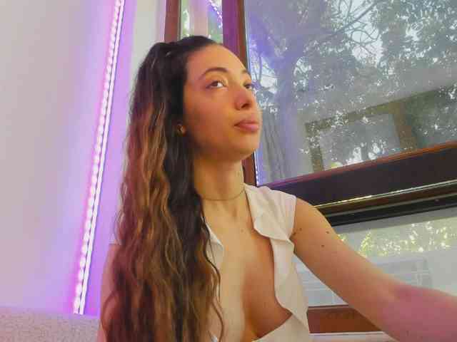 Layla-Noor webcam