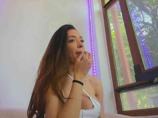 Layla-Noor webcam