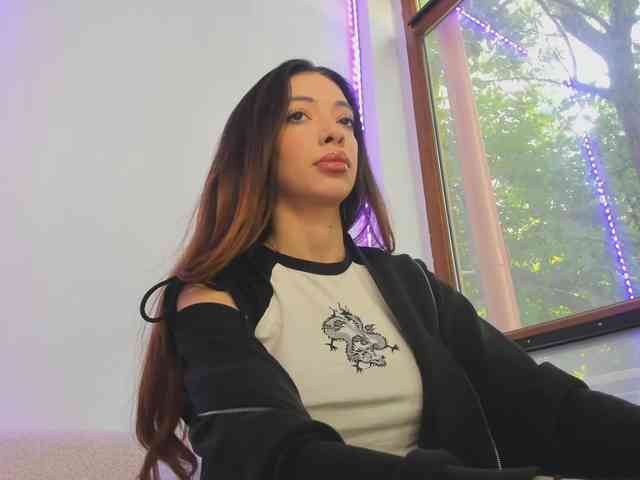 Layla-Noor webcam