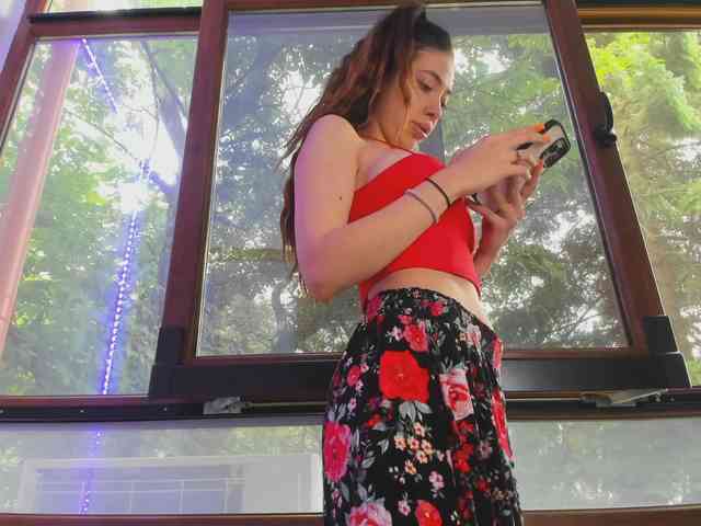 Layla-Noor webcam