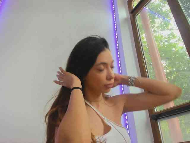 Layla-Noor webcam