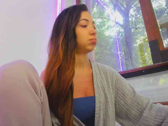 Layla-Noor webcam