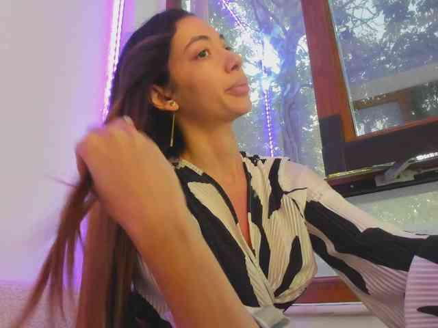 Layla-Noor webcam