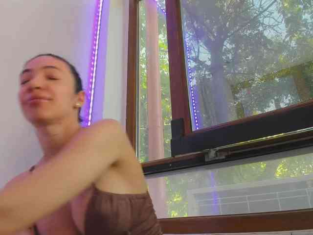 Layla-Noor webcam