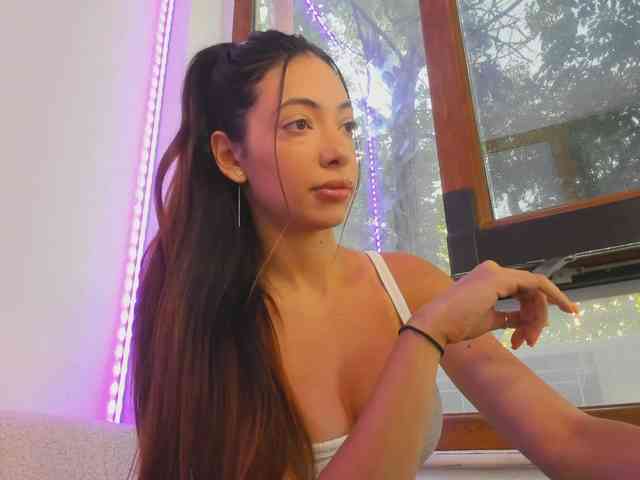 Layla-Noor webcam