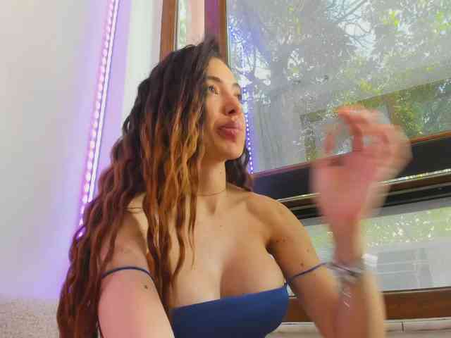 Layla-Noor webcam