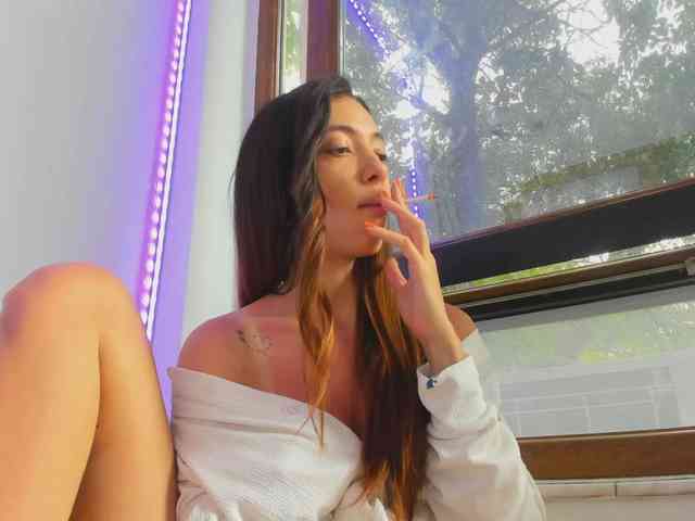 Layla-Noor webcam