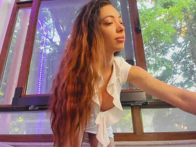 Layla-Noor webcam