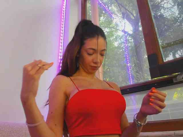 Layla-Noor webcam
