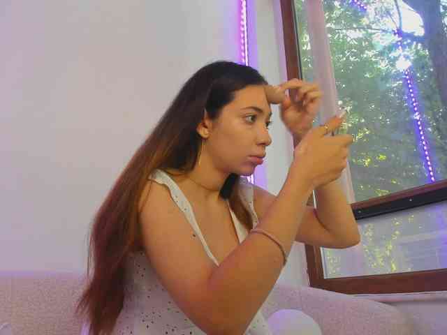 Layla-Noor webcam