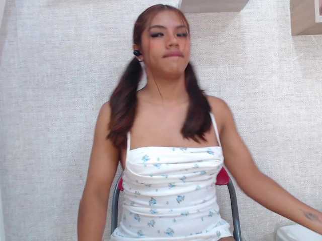 AdeleVega live cam on BongaCams