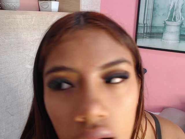 AdeleVega live cam on BongaCams