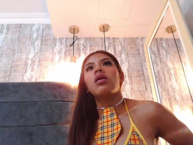 AdeleVega live cam on BongaCams
