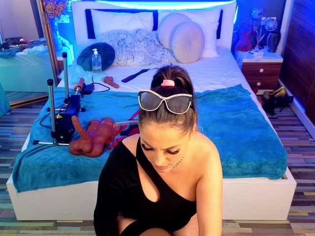 Glamorous-Kay
