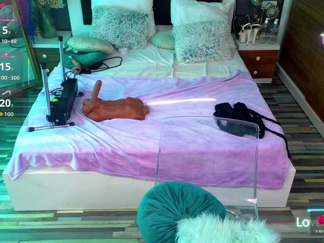 Glamorous-Kay