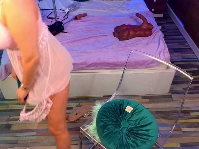 glamorous-kay cam belle