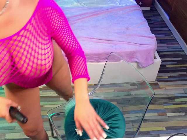 Glamorous-Kay