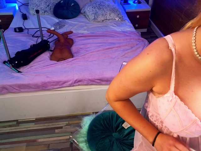 Glamorous-Kay live cam on BongaCams