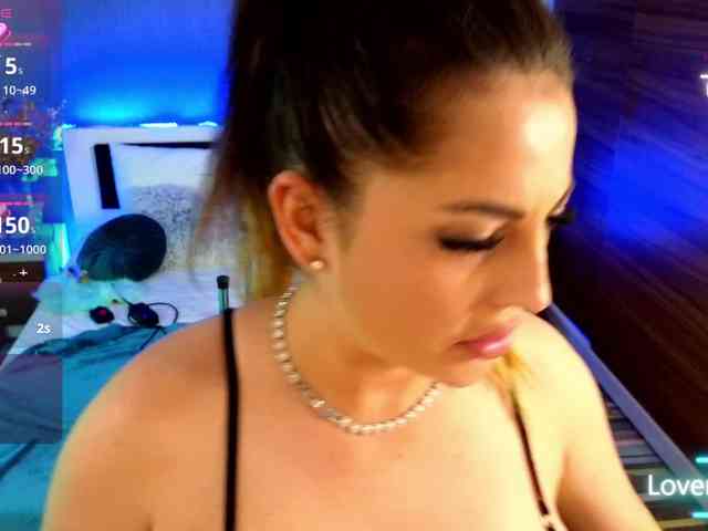 Glamorous-Kay