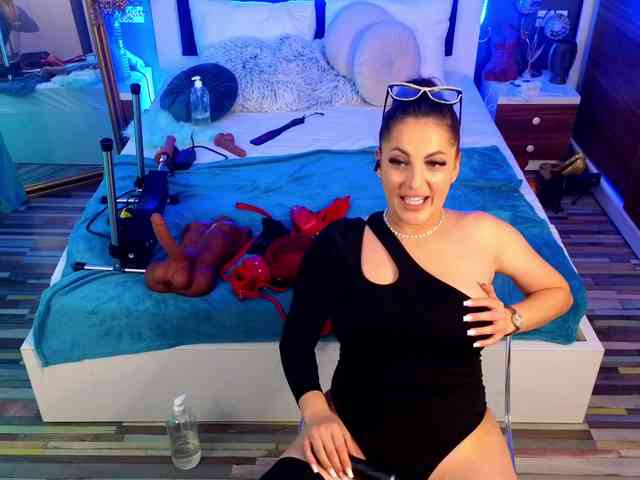 Glamorous-Kay Glamorous-Kay
