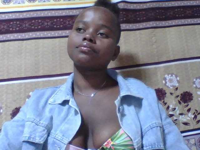 Christine21 live cam on BongaCams