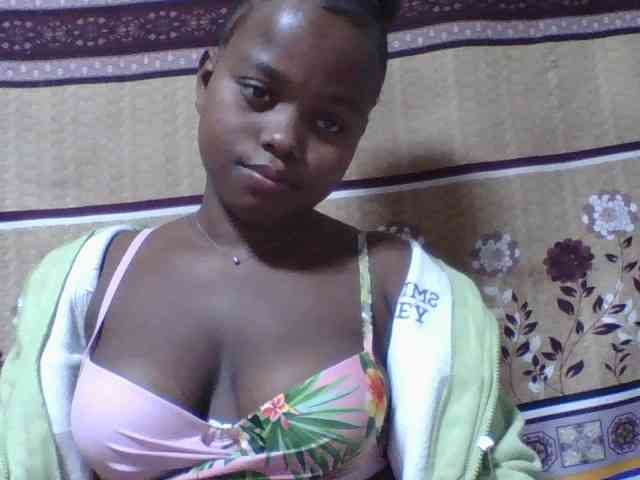 Christine21 webcam