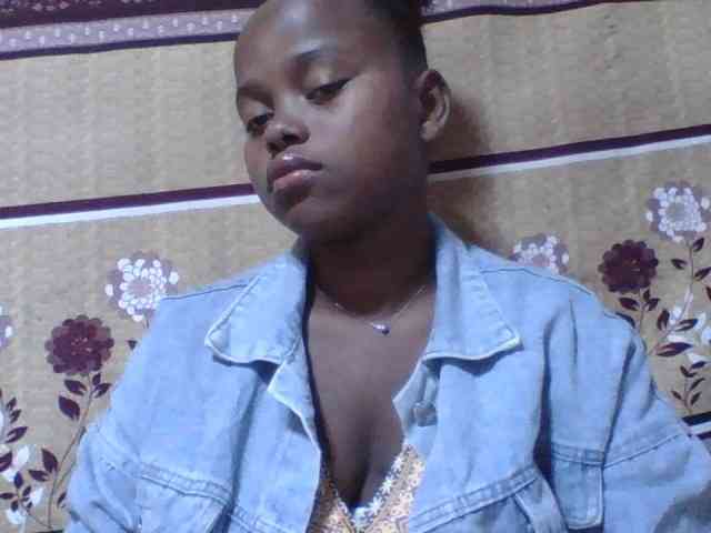 Christine21 webcam