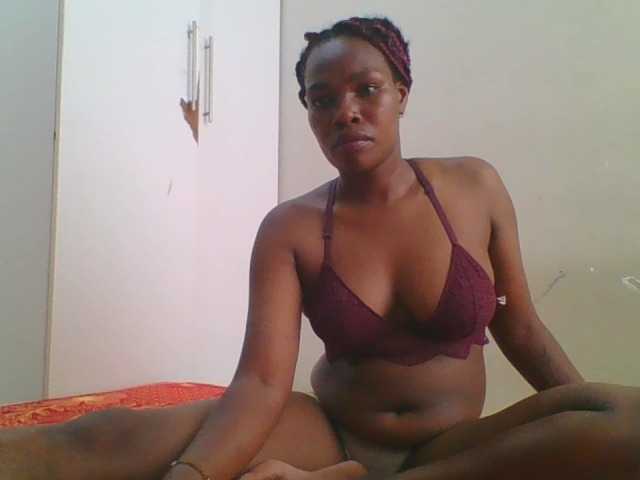 cutealinah live cam on BongaCams