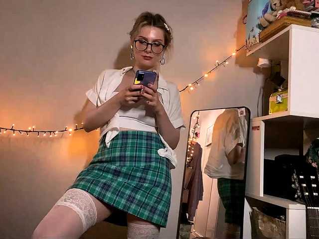 AideWaddick live cam on BongaCams